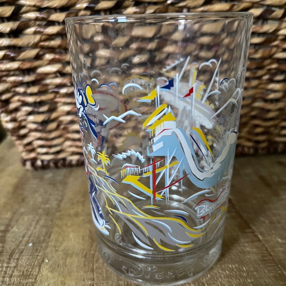 One Mc Donald's Disney Remember the Magic 25th Anniversary Goofy Glass / Tumbler - Picture 6 of 8
